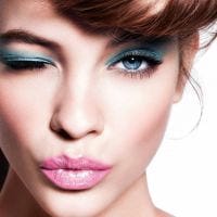 In je sviežosť a jednoduchosť, make-up na leto odložte